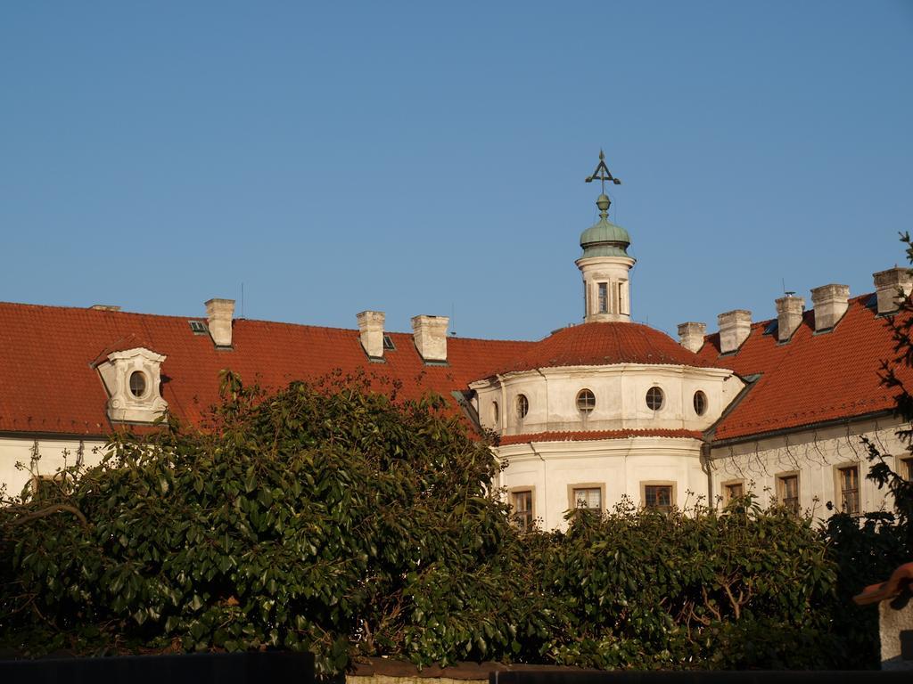 Hotel U Zvonu クトナー・ホラ エクステリア 写真