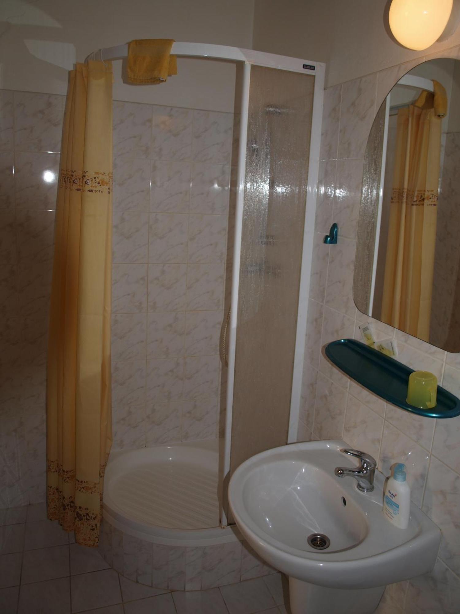 Hotel U Zvonu クトナー・ホラ エクステリア 写真