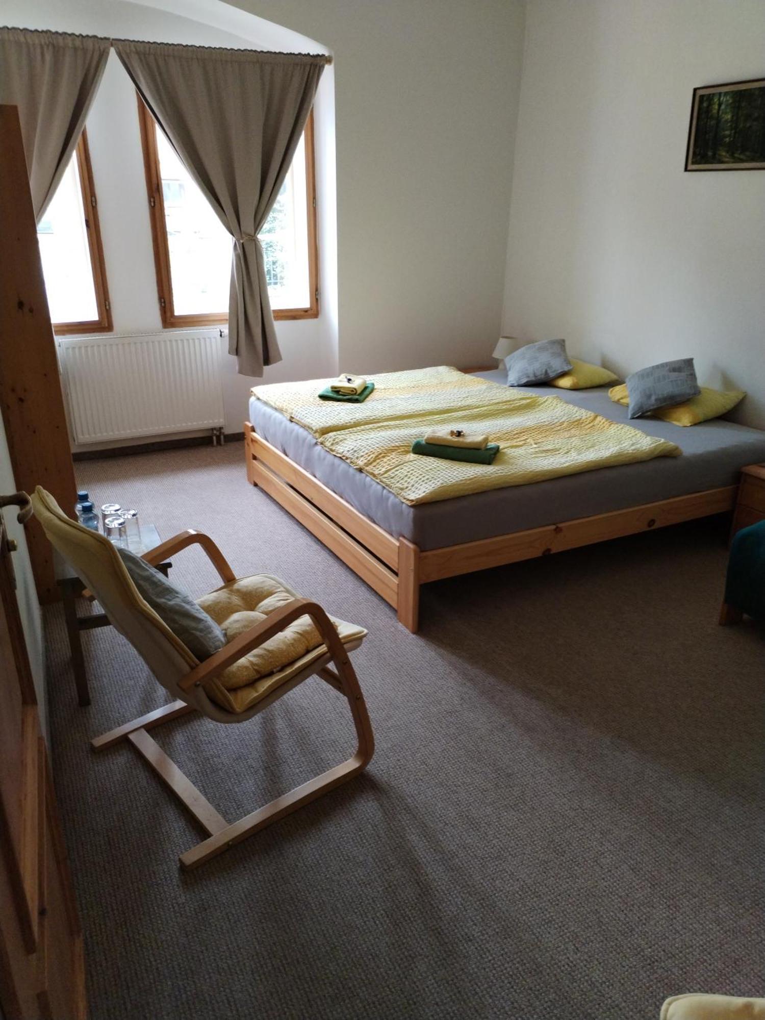 Hotel U Zvonu クトナー・ホラ エクステリア 写真