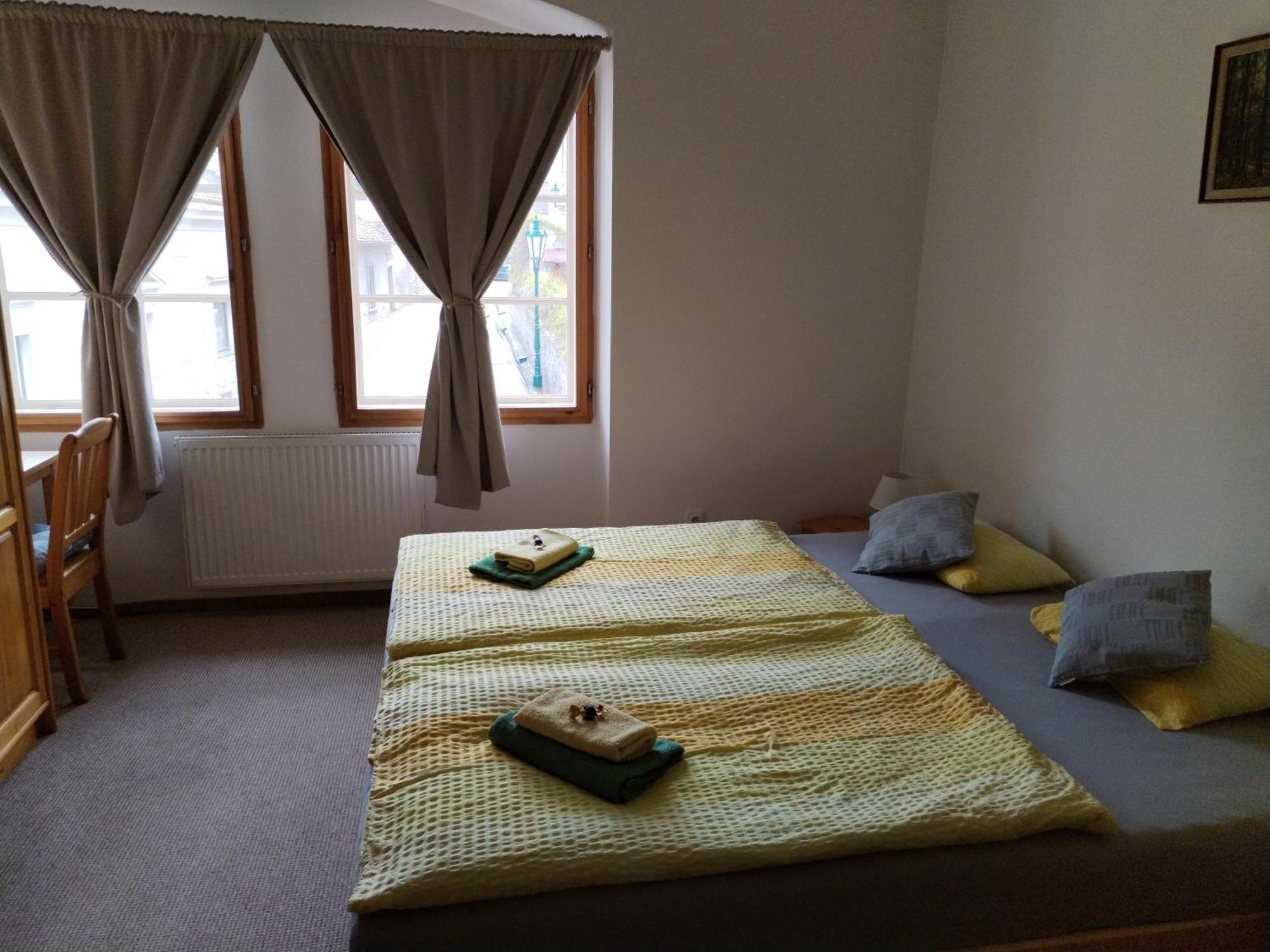 Hotel U Zvonu クトナー・ホラ エクステリア 写真